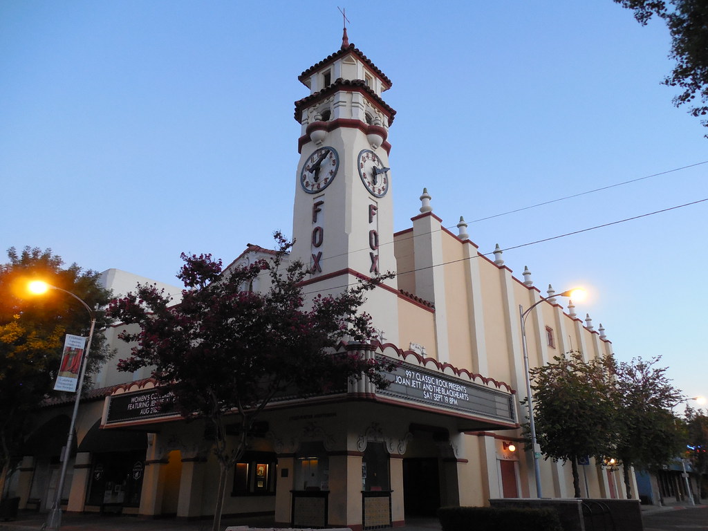 Photo of Visalia's Fox Theatre